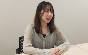 営業先輩社員画像