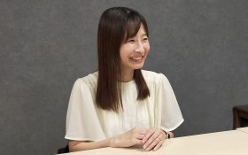 営業先輩社員画像