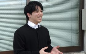 営業先輩社員画像